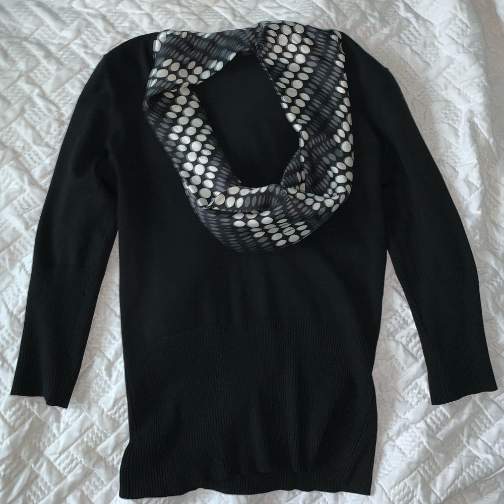 Black top with built in scarf - Picture 2 of 2